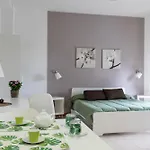 Residenza Conti Rom